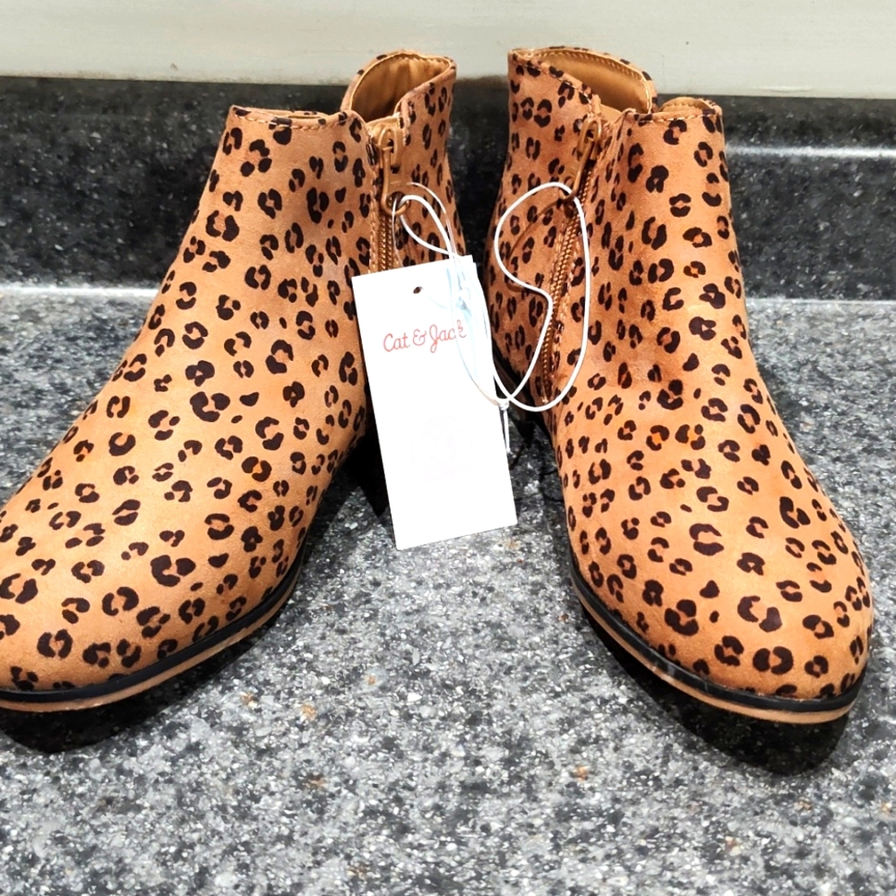 Cat & Jack girls boots